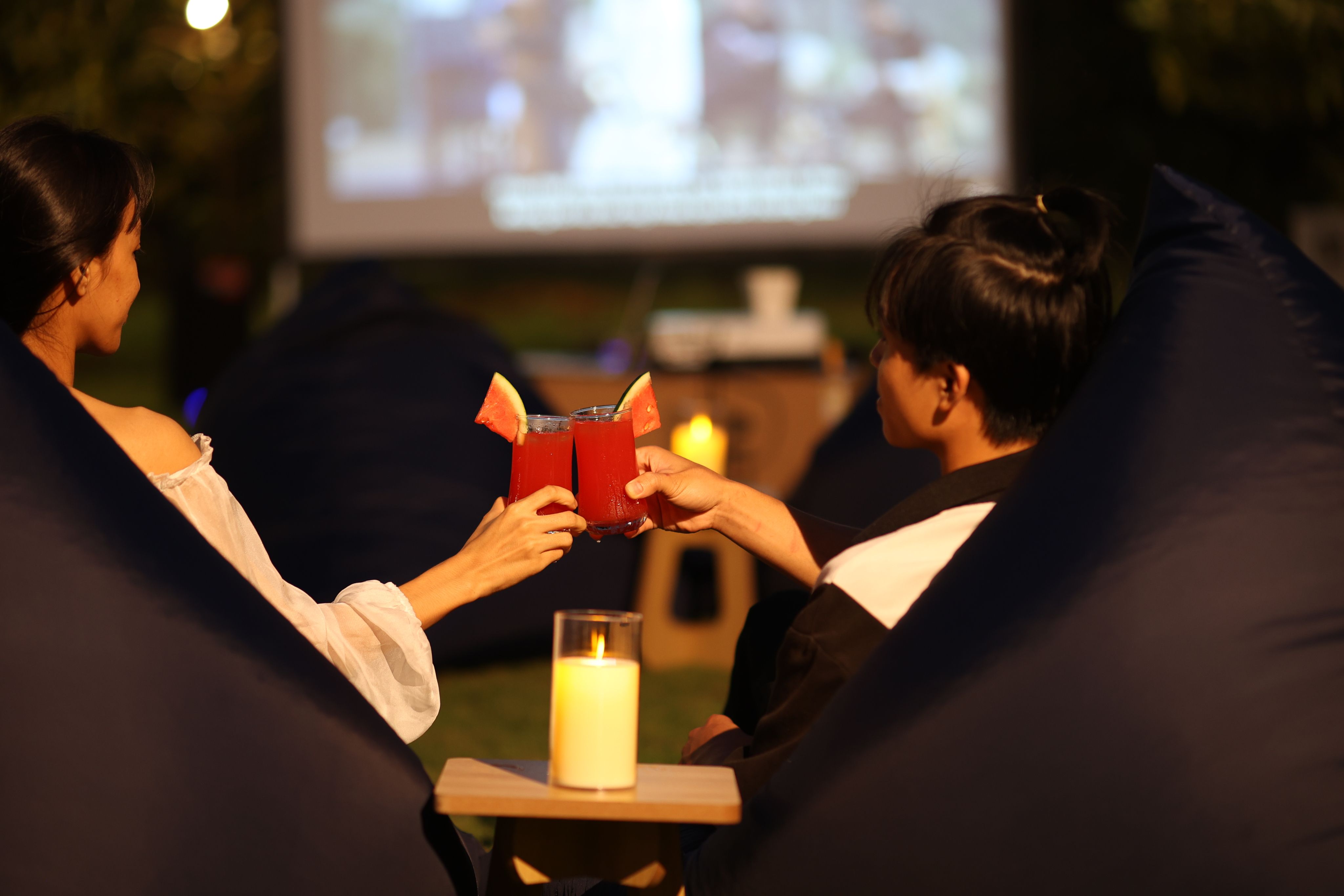 Rạp chiếu phim dưới trời sao vô tận 